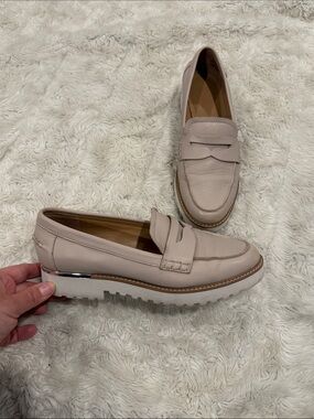 Franco Sarto Beige Leather Platform Loafers Woman’s Size 6.5